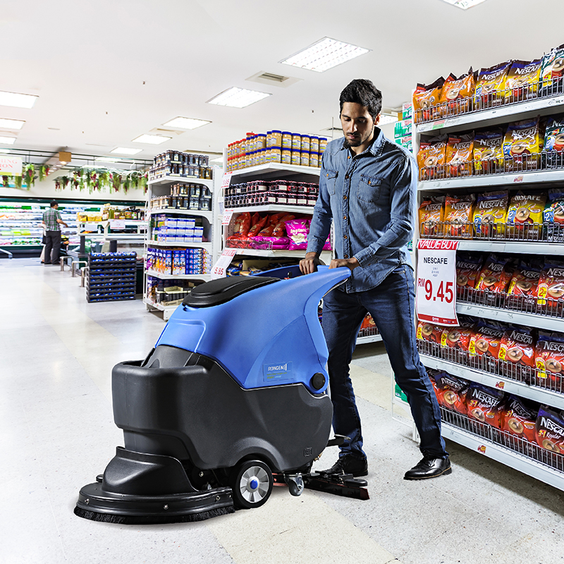 �ݶ�ȫ�Ԅ�(d��ng)����ʽϴ�ؙC(j��)R70BT